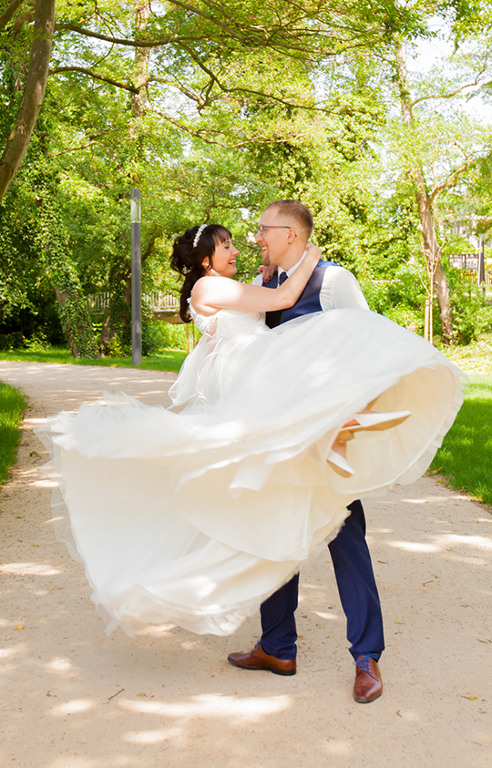Lisegraphy-Lisa Heinz-Fotograf-Hochzeitsfotograf-Herford-Bad Salzuflen-Kurpark-Brautpaar -Hochzeit kl